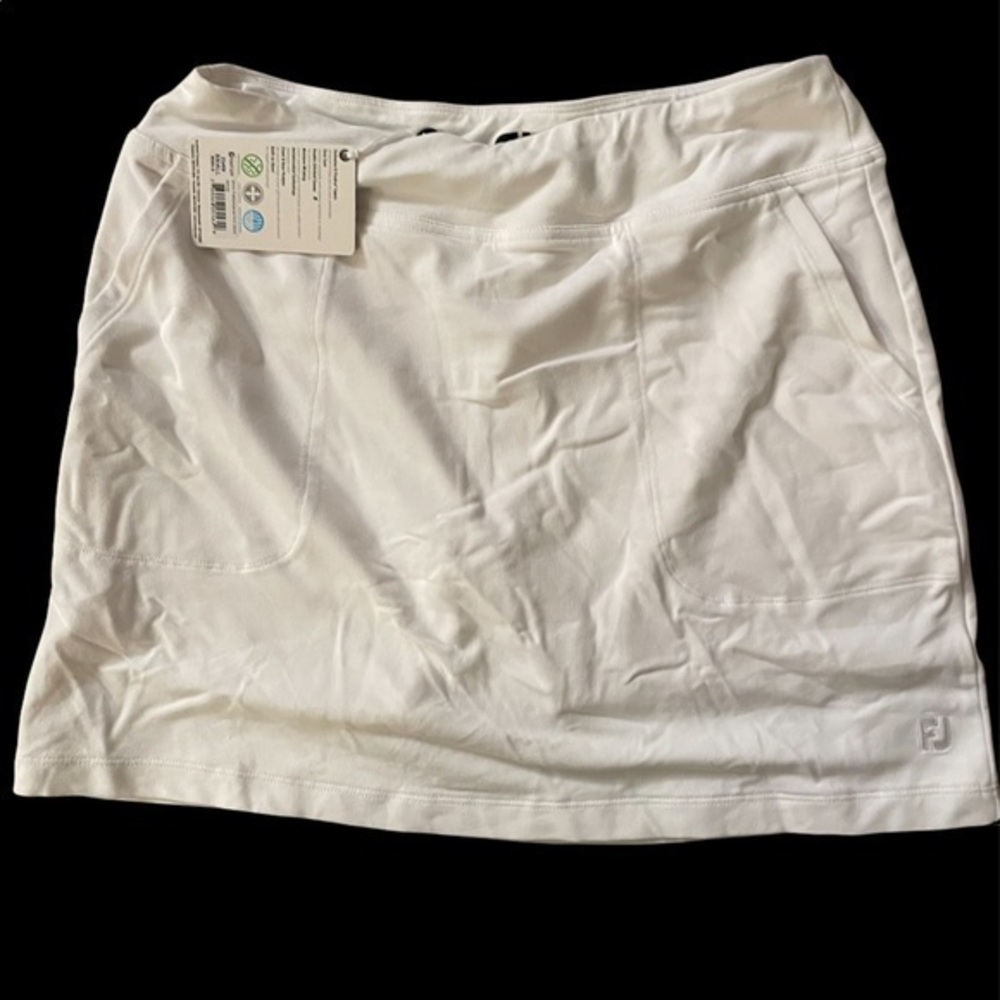NWT FootJoy Women White Skort Retail over $90 Small deadstock golf wear skirt